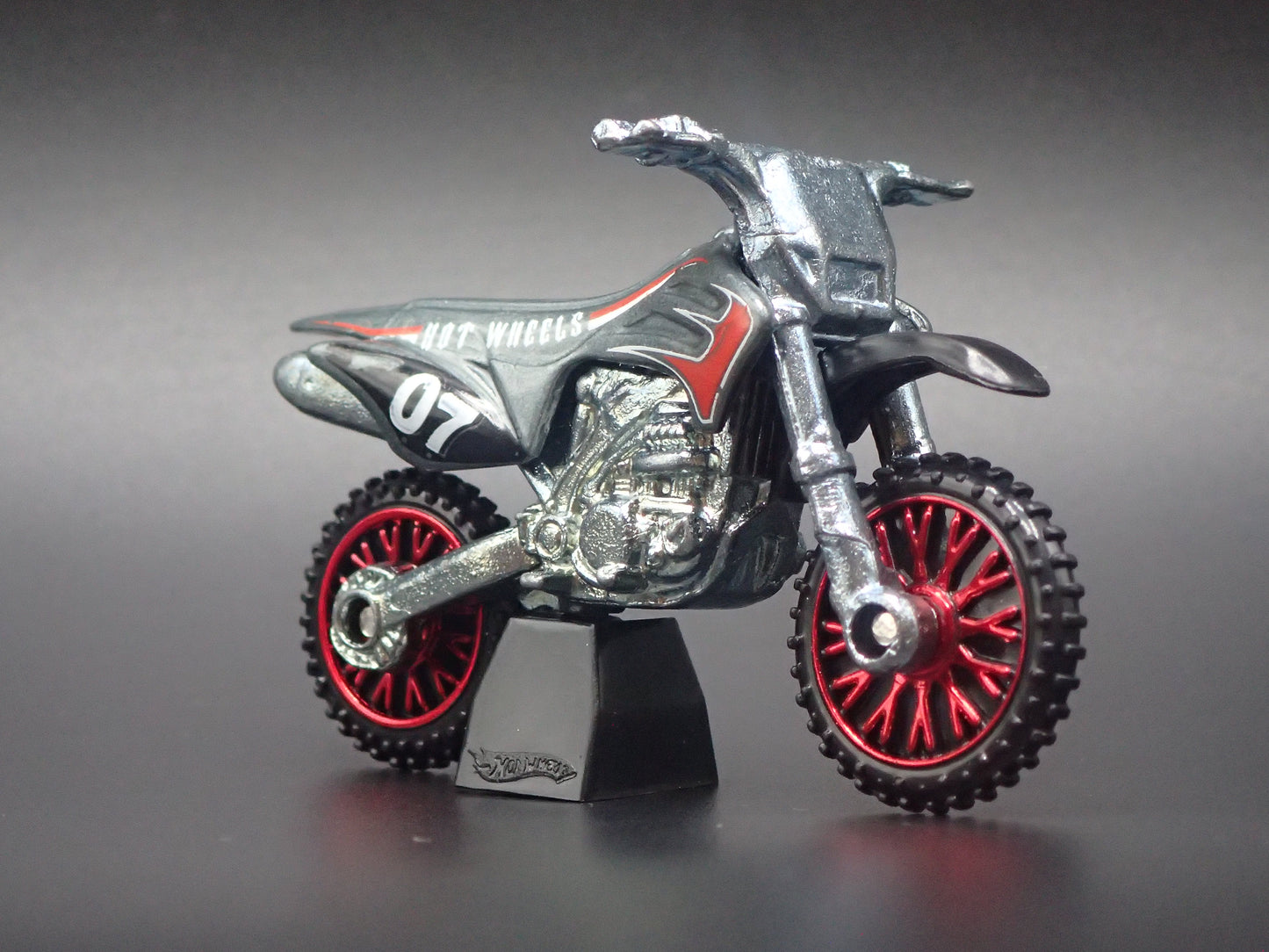 DIRT BIKE HW450F MOTORCYCLE HOT WHEELS 1:64 HW SCALE DIORAMA DIECAST MODEL CAR