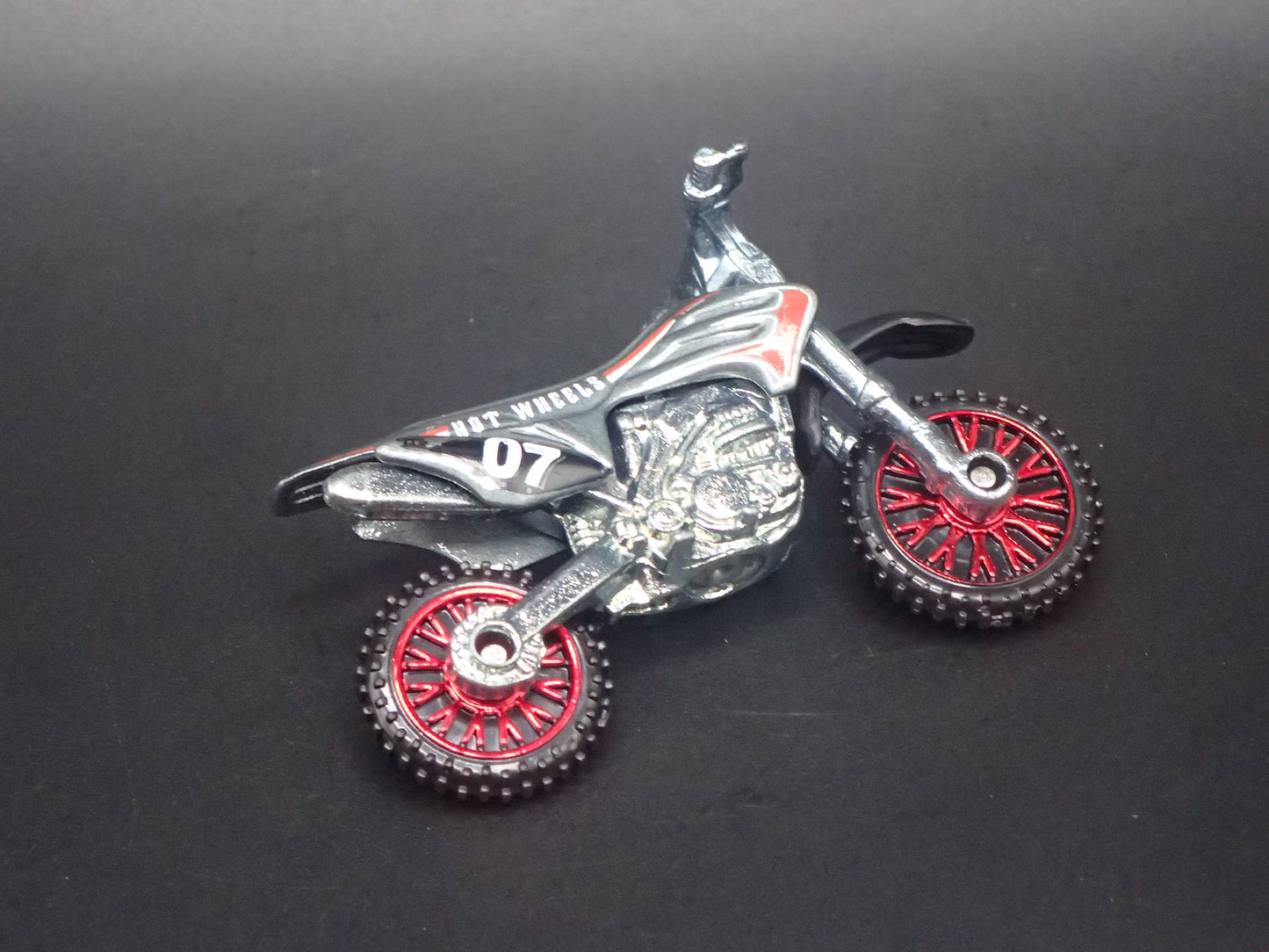 DIRT BIKE HW450F MOTORCYCLE HOT WHEELS 1:64 HW SCALE DIORAMA DIECAST MODEL CAR
