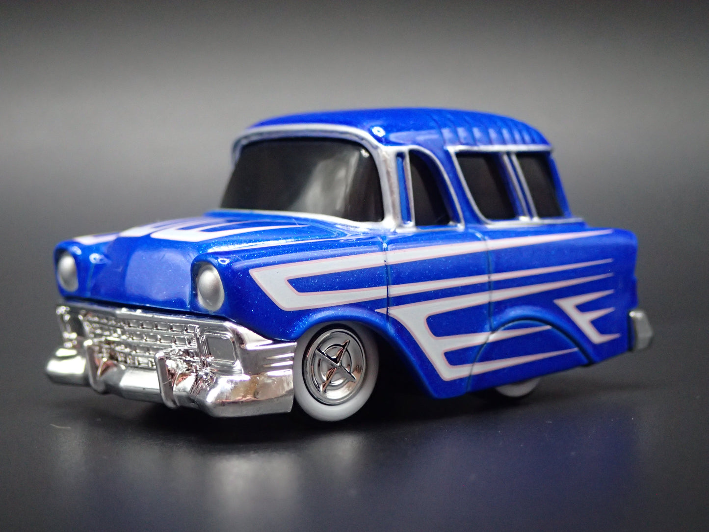 1956 56 CHEVY CHEVROLET NOMAD WAGON TUNED 1:64 SCALE DIORAMA DIECAST MODEL CAR