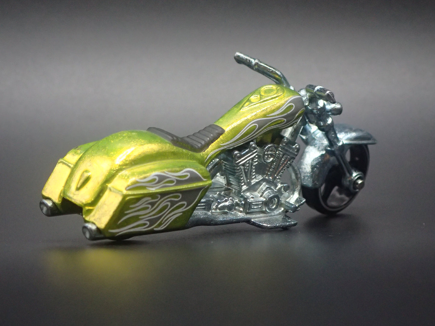 BAD BAGGER MOTORCYCLE YELLOW HOT WHEELS 1:64 HW SCALE DIORAMA DIECAST MODEL CAR