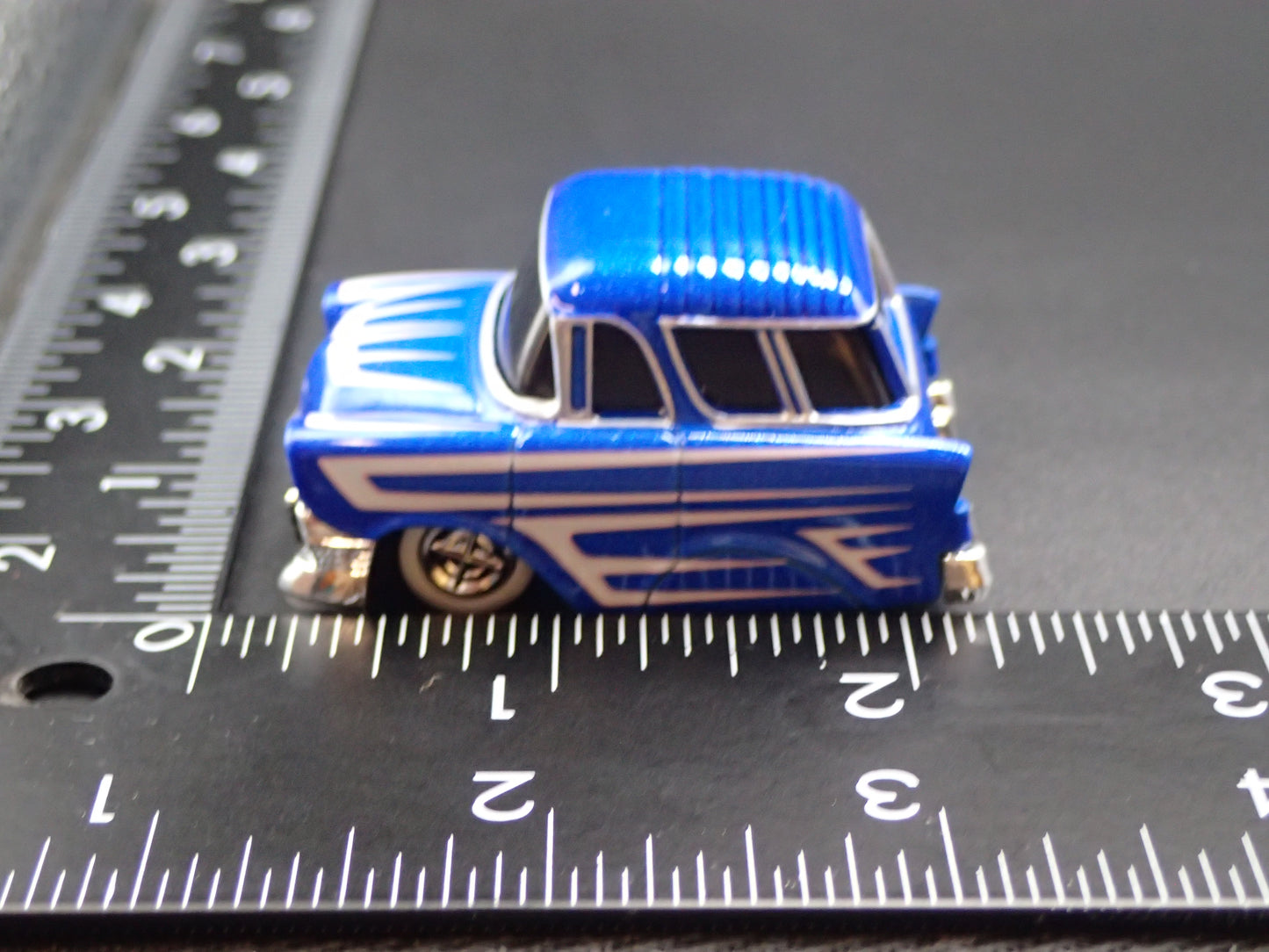 1956 56 CHEVY CHEVROLET NOMAD WAGON TUNED 1:64 SCALE DIORAMA DIECAST MODEL CAR