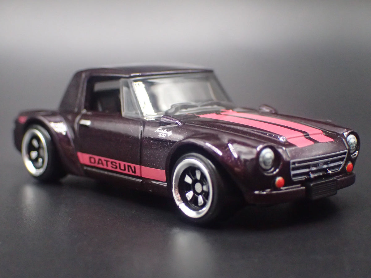 1967-1970 DATSUN FAIRLADY 2000 BLACK 1:64 SCALE DIORAMA DIECAST MODEL CAR