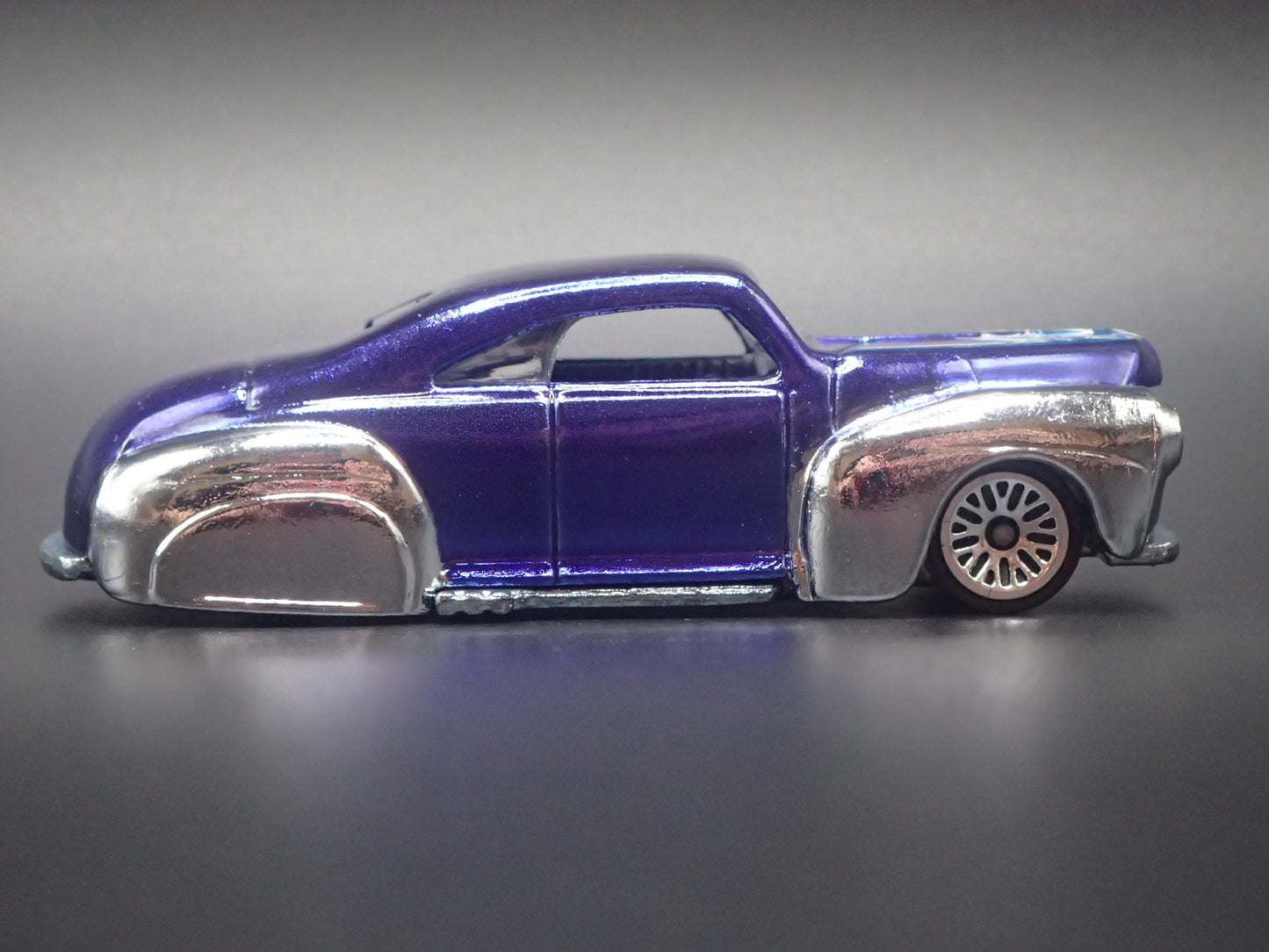 1941 41 FORD TAIL DRAGGER CUSTOM HOT ROD 1:64 SCALE DIORAMA DIECAST MODEL CAR