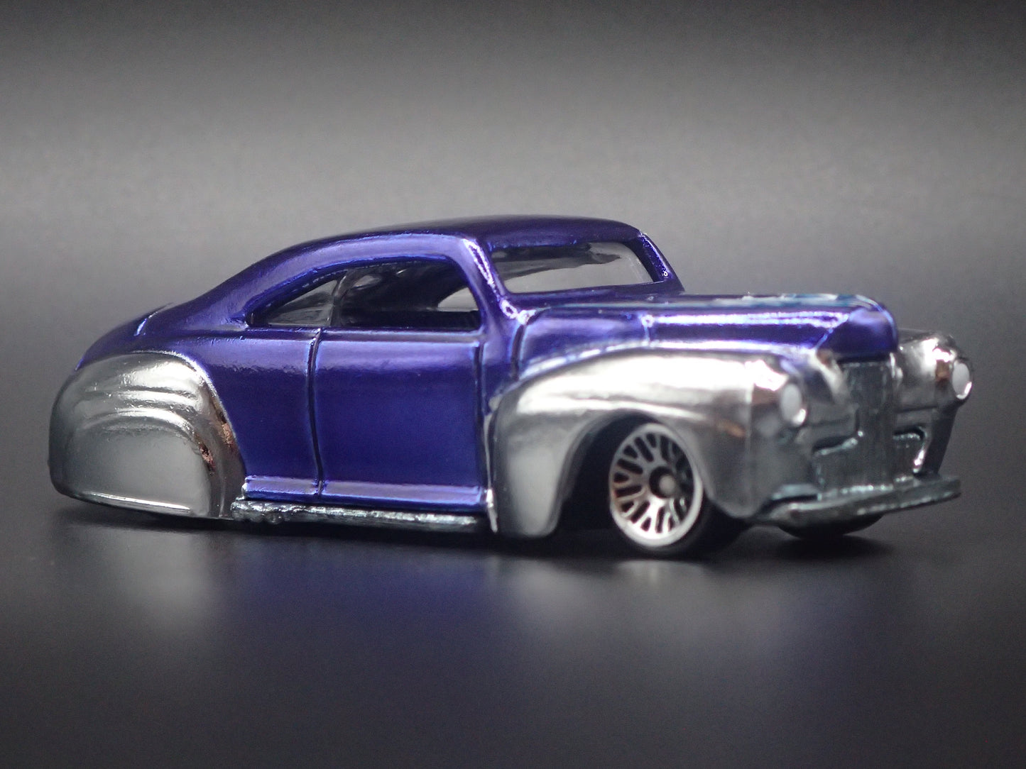 1941 41 FORD TAIL DRAGGER CUSTOM HOT ROD 1:64 SCALE DIORAMA DIECAST MODEL CAR