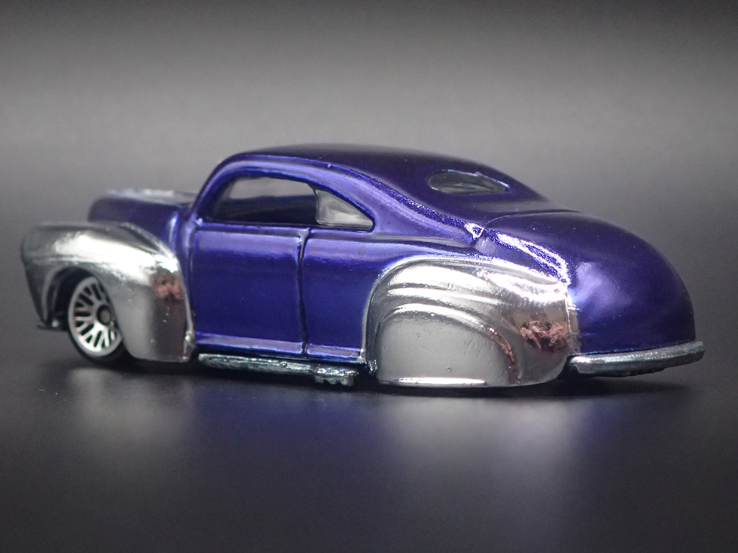 1941 41 FORD TAIL DRAGGER CUSTOM HOT ROD 1:64 SCALE DIORAMA DIECAST MODEL CAR