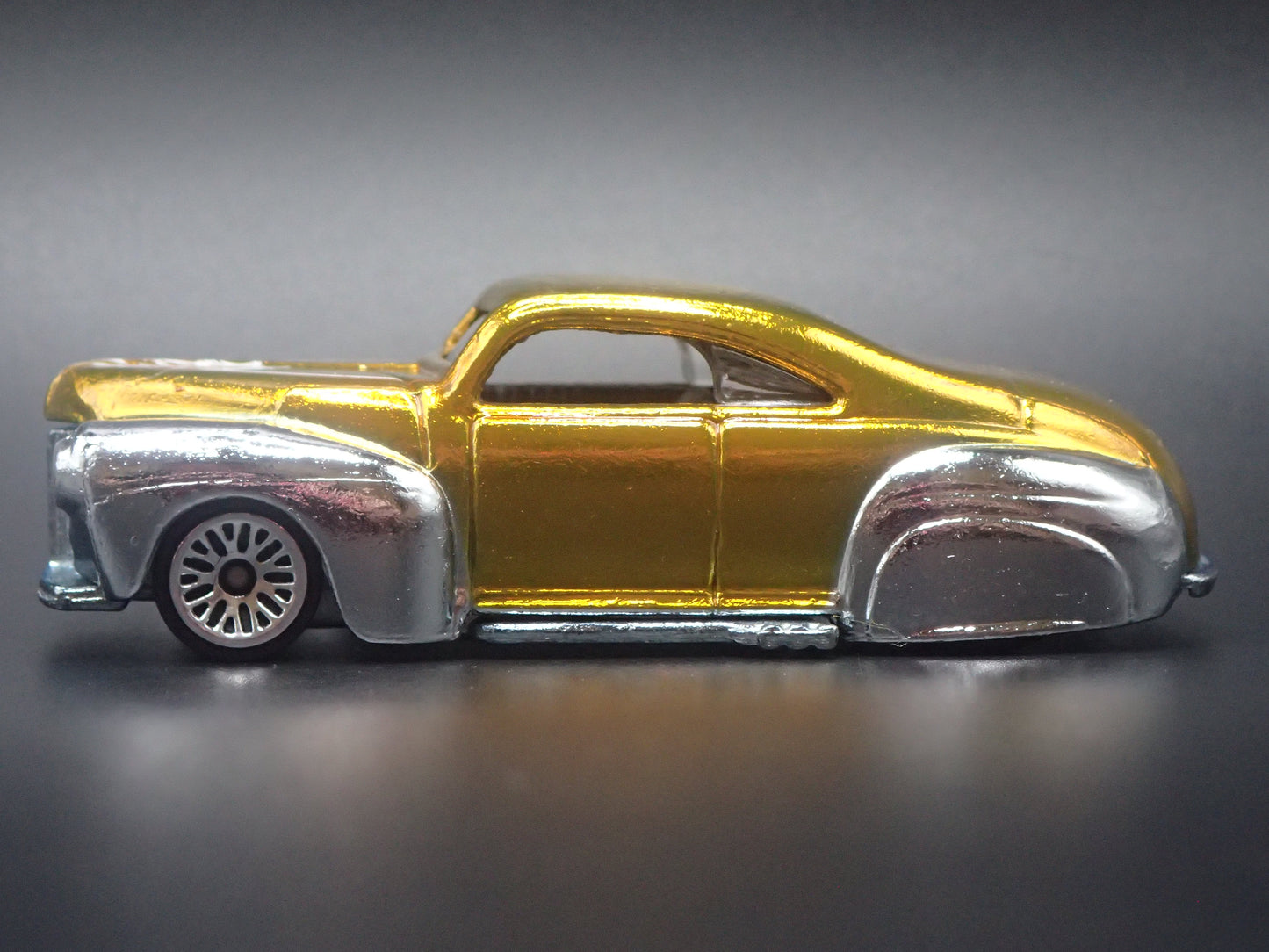 1941 41 FORD TAIL DRAGGER CUSTOM HOT ROD 1:64 SCALE DIORAMA DIECAST MODEL CAR