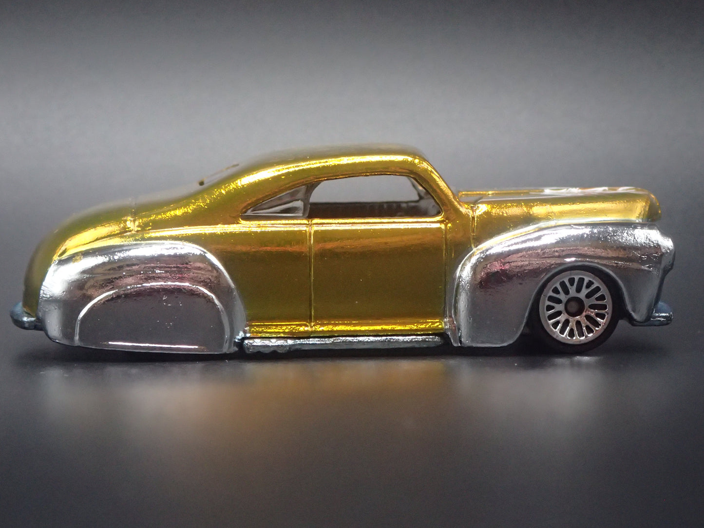 1941 41 FORD TAIL DRAGGER CUSTOM HOT ROD 1:64 SCALE DIORAMA DIECAST MODEL CAR