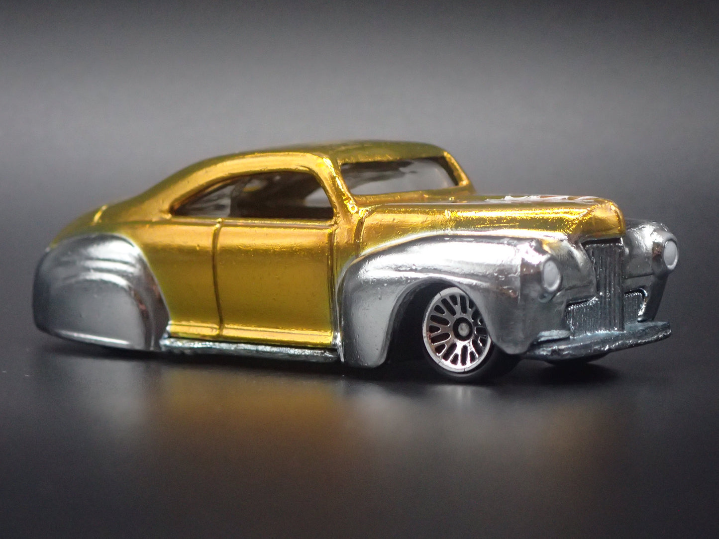 1941 41 FORD TAIL DRAGGER CUSTOM HOT ROD 1:64 SCALE DIORAMA DIECAST MODEL CAR
