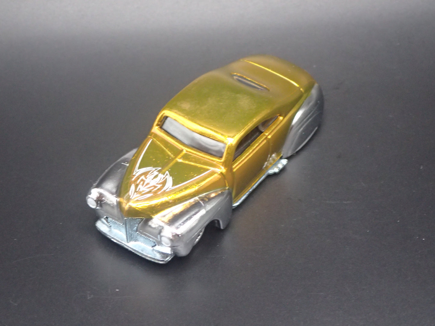1941 41 FORD TAIL DRAGGER CUSTOM HOT ROD 1:64 SCALE DIORAMA DIECAST MODEL CAR