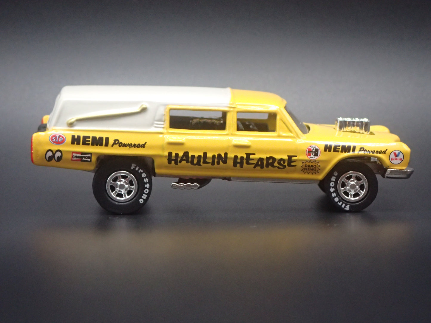 HAULIN HEARSE MOONEYES DRAGSTER NHRA 1:64 SCALE DIECAST MODEL CAR