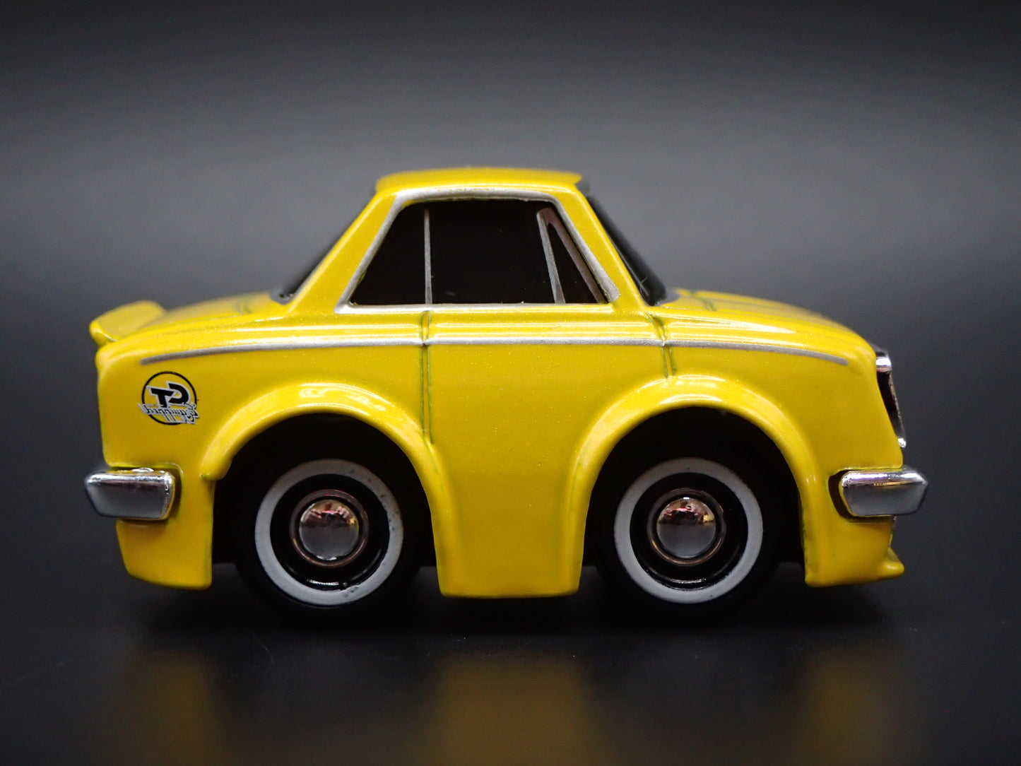 1968-1969 TOYOTA CORONA CAR TUNED YEL 1/64 SCALE COLLECTIBLE DIECAST MODEL CAR