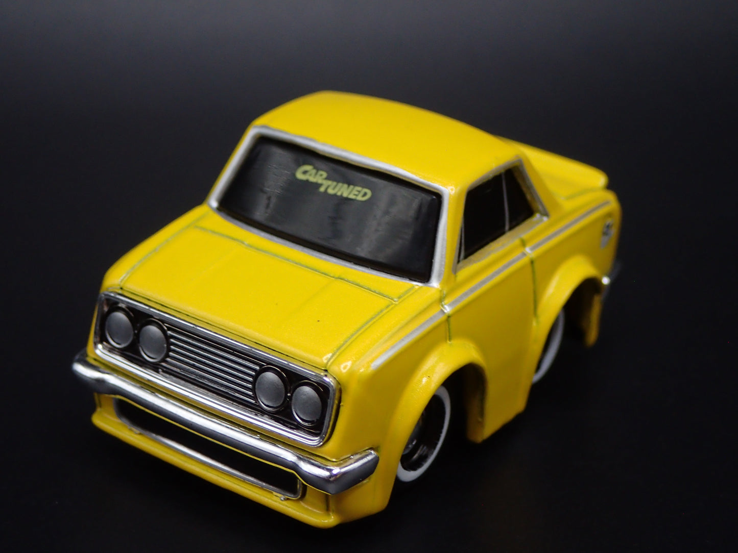 1968-1969 TOYOTA CORONA CAR TUNED YEL 1/64 SCALE COLLECTIBLE DIECAST MODEL CAR