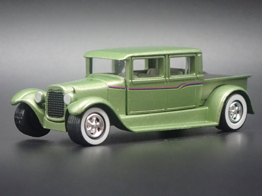 1929 29 FORD CREW CAB PICKUP TRUCK GREEN 1:64 SCALE DIORAMA DIECAST MODEL CAR