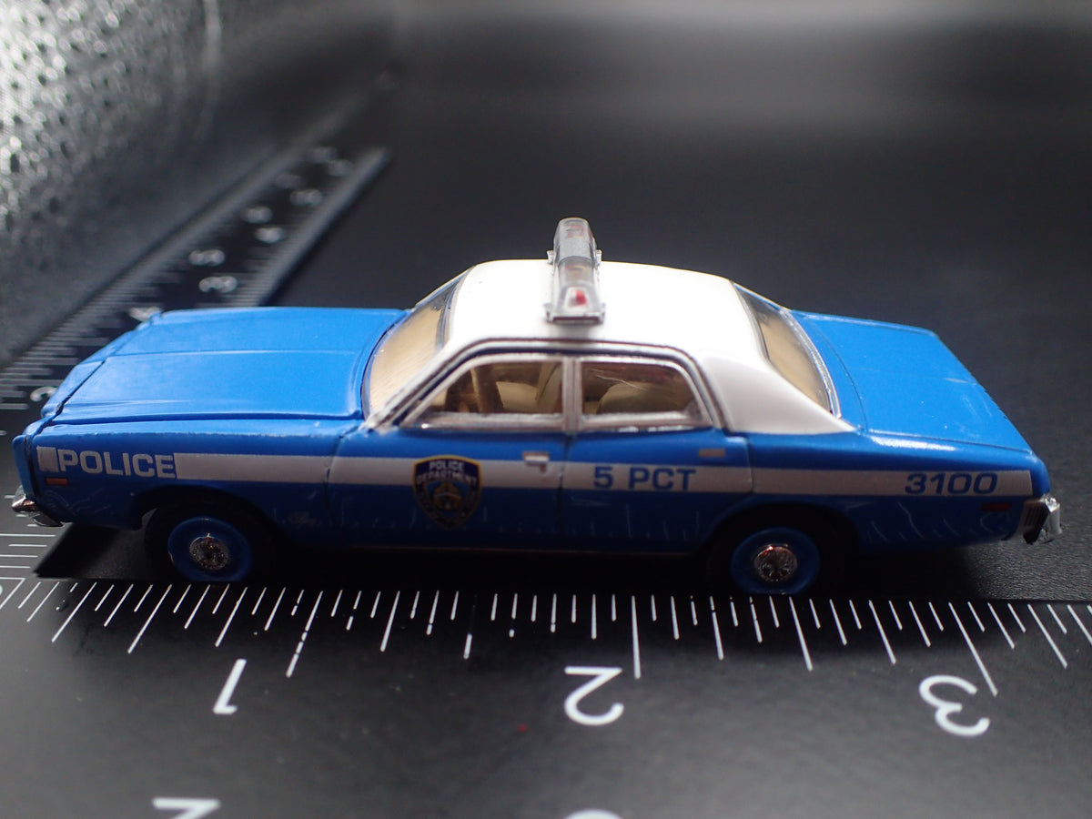 1977 PLYMOUTH FURY NEW YORK CITY NYPD POLICE 1:64 SCALE DIECAST MODEL CAR