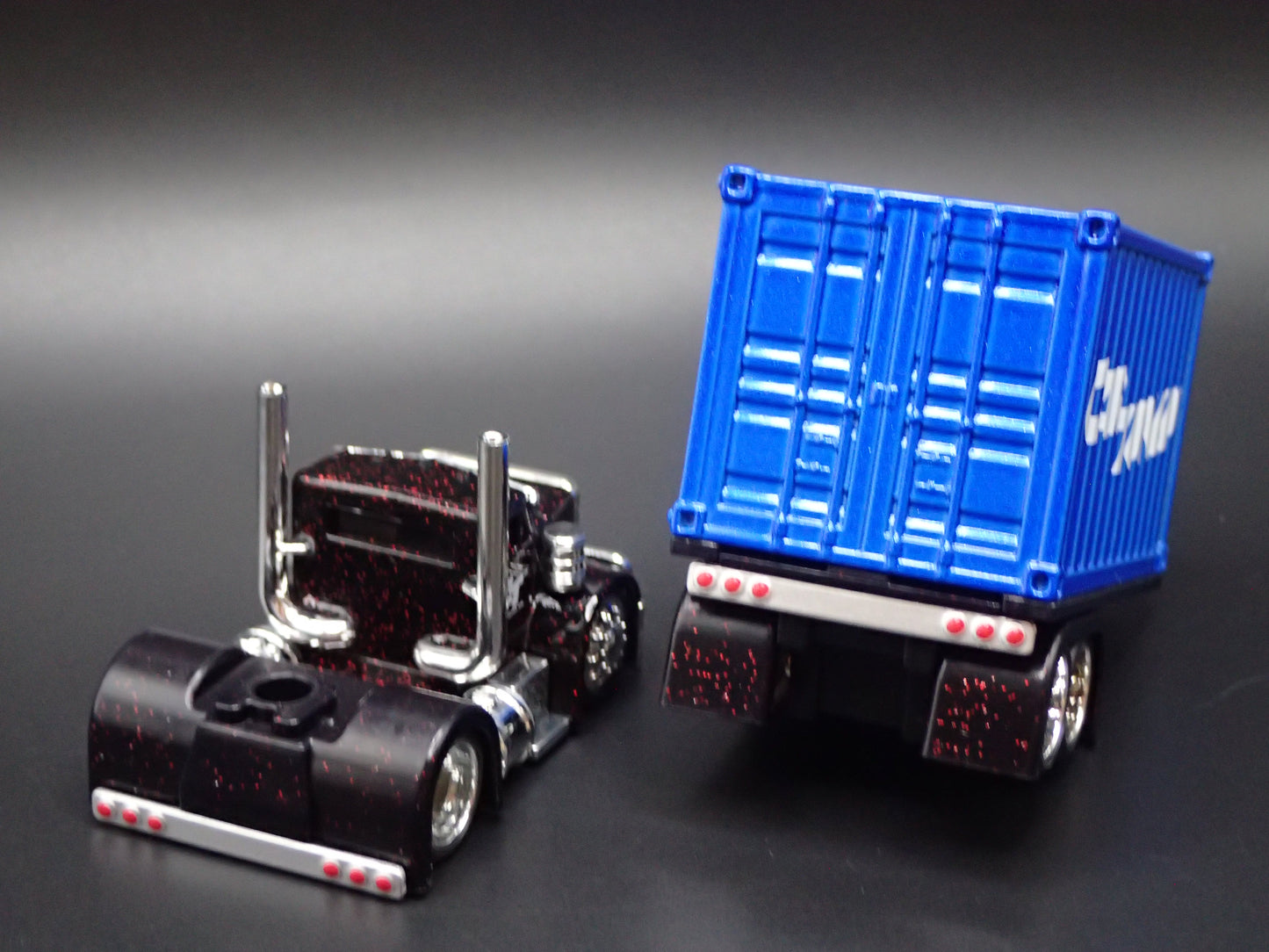 CAR TUNED SNEAKY PETE CONTAINER RIG 1:64 SCALE DIORAMA DIECAST MODEL CAR