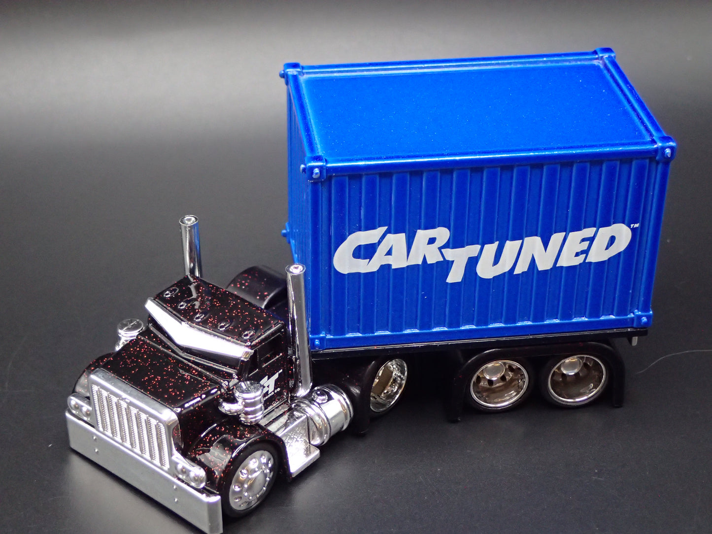 CAR TUNED SNEAKY PETE CONTAINER RIG 1:64 SCALE DIORAMA DIECAST MODEL CAR