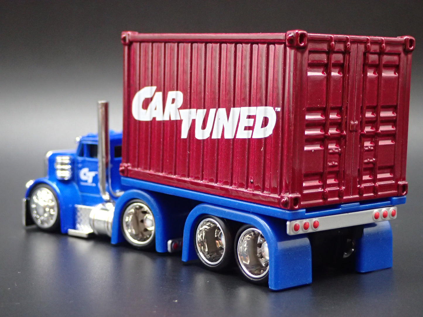 CAR TUNED SNEAKY PETE CONTAINER RIG 1:64 SCALE DIORAMA DIECAST MODEL CAR