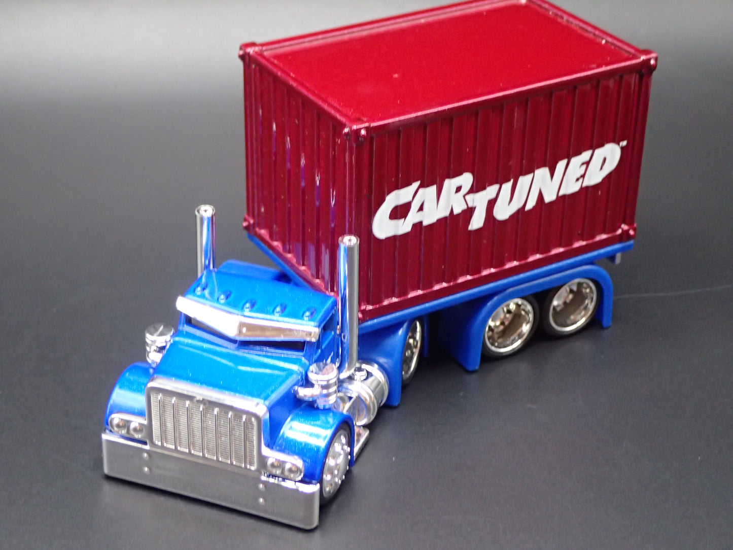 CAR TUNED SNEAKY PETE CONTAINER RIG 1:64 SCALE DIORAMA DIECAST MODEL CAR