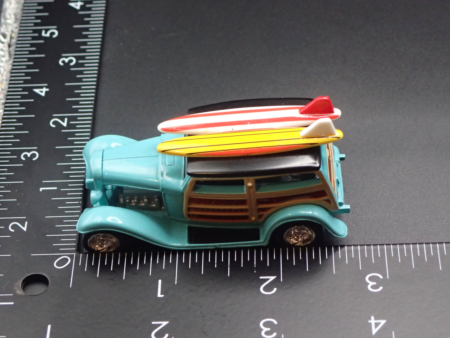 1932 FORD WOODIE WOODY WAGON HOT ROD TEAL SURF 1:64 SCALE DIECAST MODEL CAR