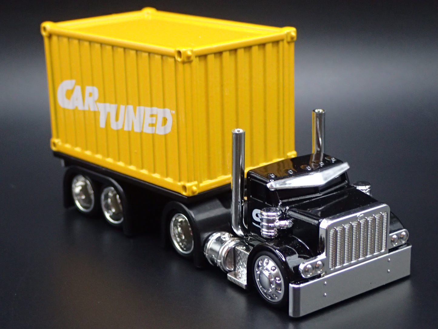 CAR TUNED SNEAKY PETE CONTAINER RIG 1:64 SCALE DIORAMA DIECAST MODEL CAR