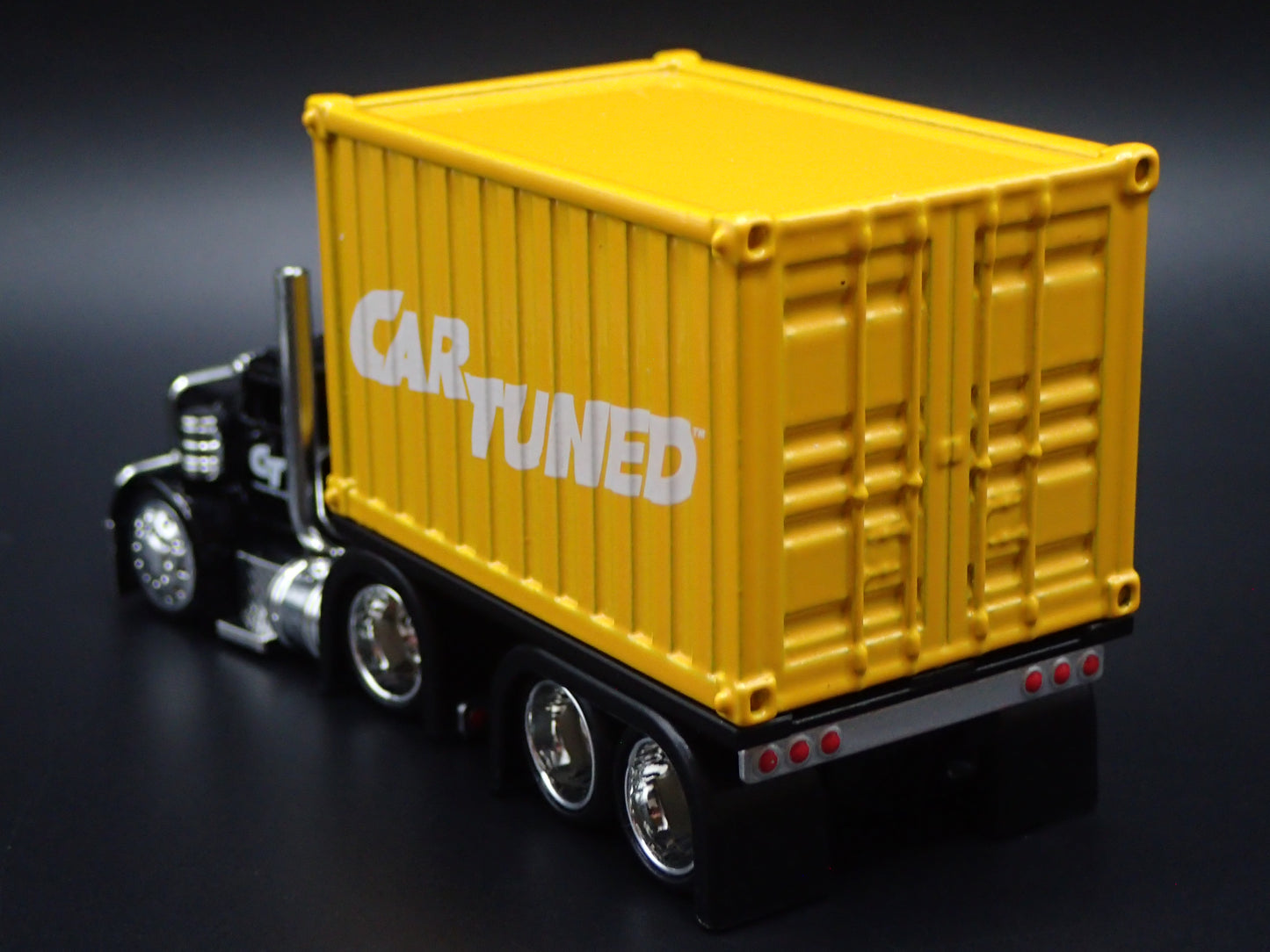 CAR TUNED SNEAKY PETE CONTAINER RIG 1:64 SCALE DIORAMA DIECAST MODEL CAR