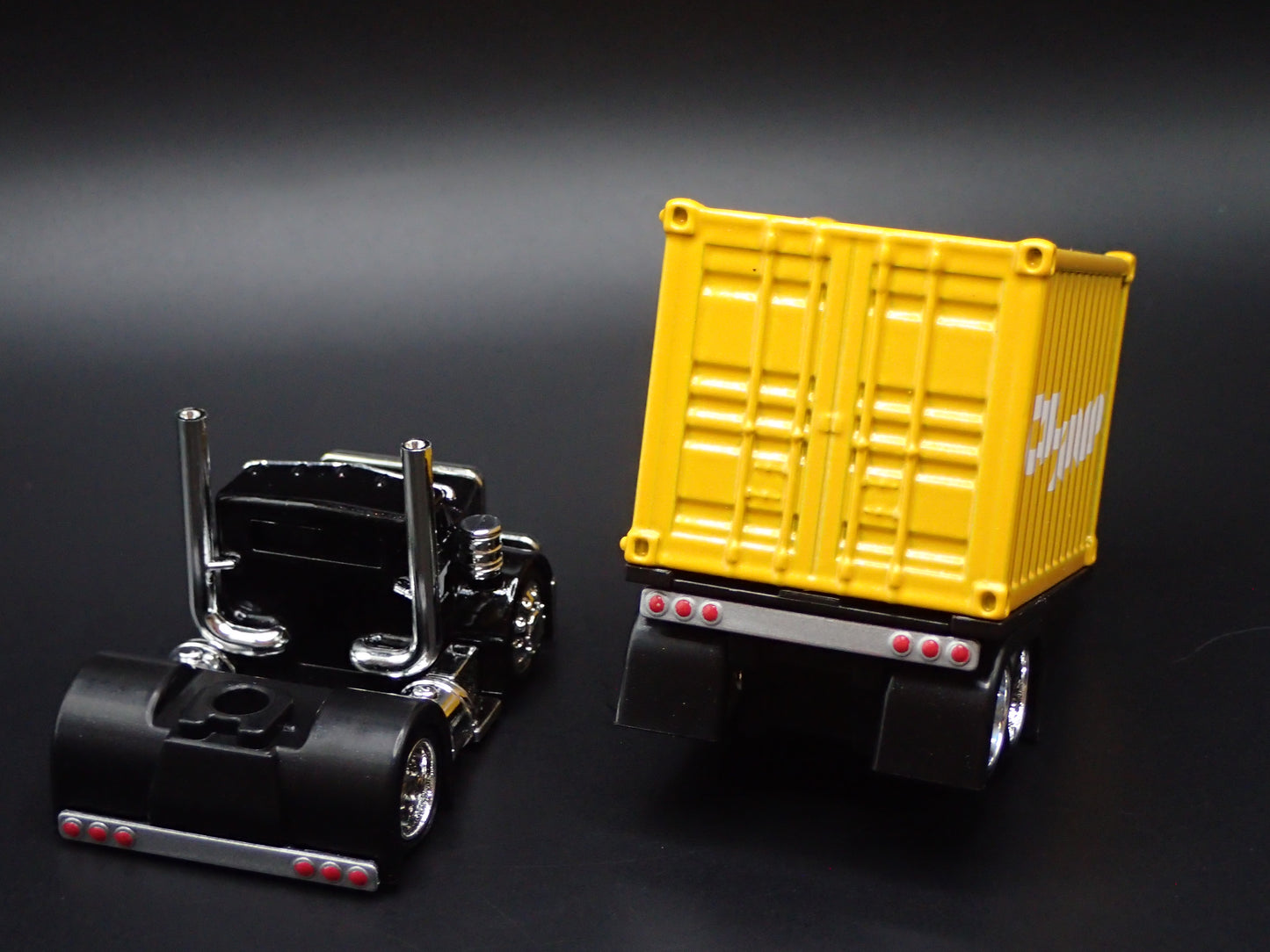 CAR TUNED SNEAKY PETE CONTAINER RIG 1:64 SCALE DIORAMA DIECAST MODEL CAR