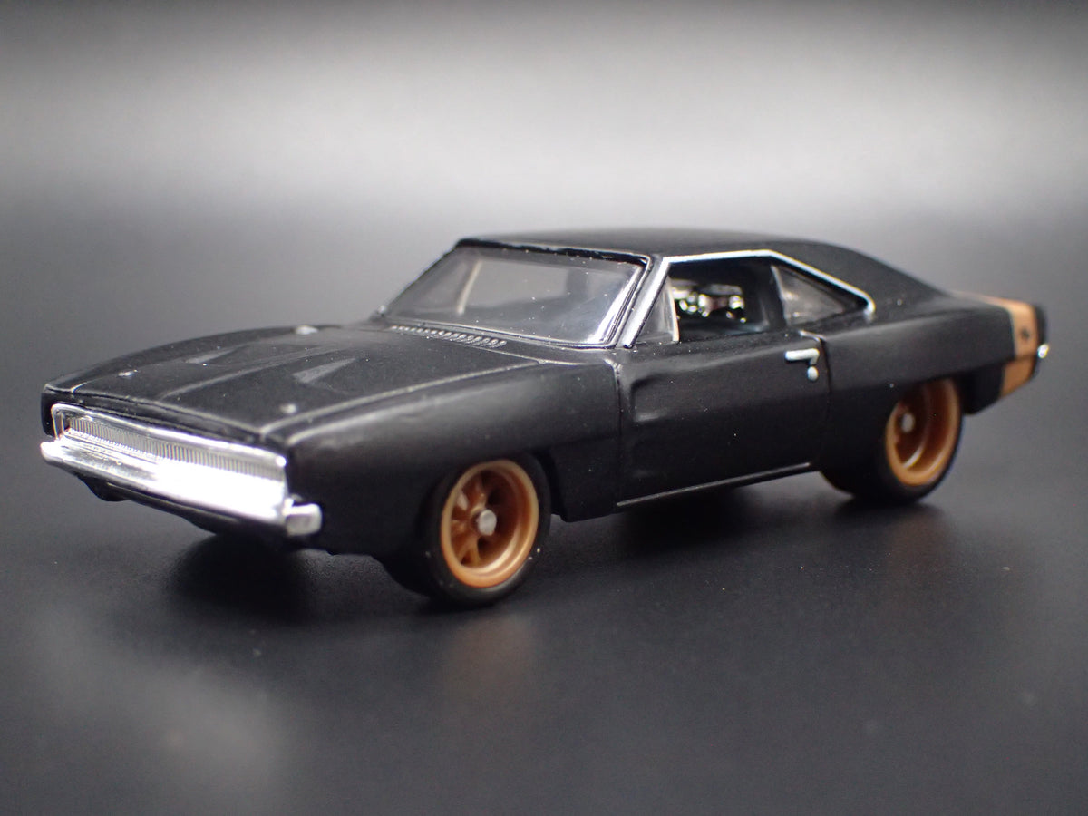 1968 68 DODGE CHARGER RT BLACK 1:64 SCALE COLLECTIBLE DIORAMA DIECAST MODEL CAR
