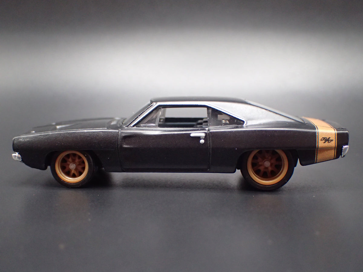 1968 68 DODGE CHARGER RT BLACK 1:64 SCALE COLLECTIBLE DIORAMA DIECAST MODEL CAR