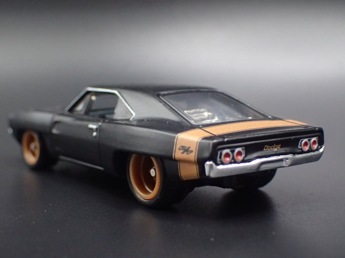 1968 68 DODGE CHARGER RT BLACK 1:64 SCALE COLLECTIBLE DIORAMA DIECAST MODEL CAR