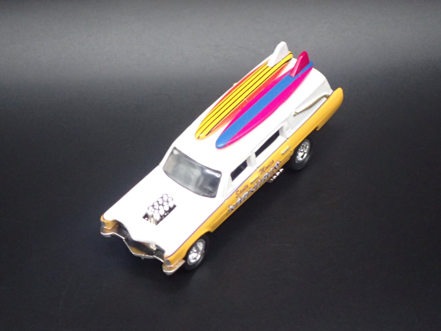 HAULIN CADILLAC HEARSE DRAGSTER SURFING 1:64 SCALE COLLECTIBLE DIECAST MODEL CAR