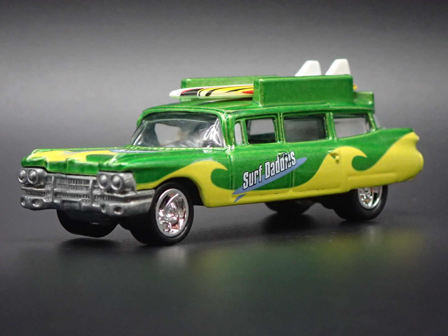 1959 59 CADILLAC HEARSE DRAGSTER SURFING 1:64 SCALE DIORAMA DIECAST MODEL CAR