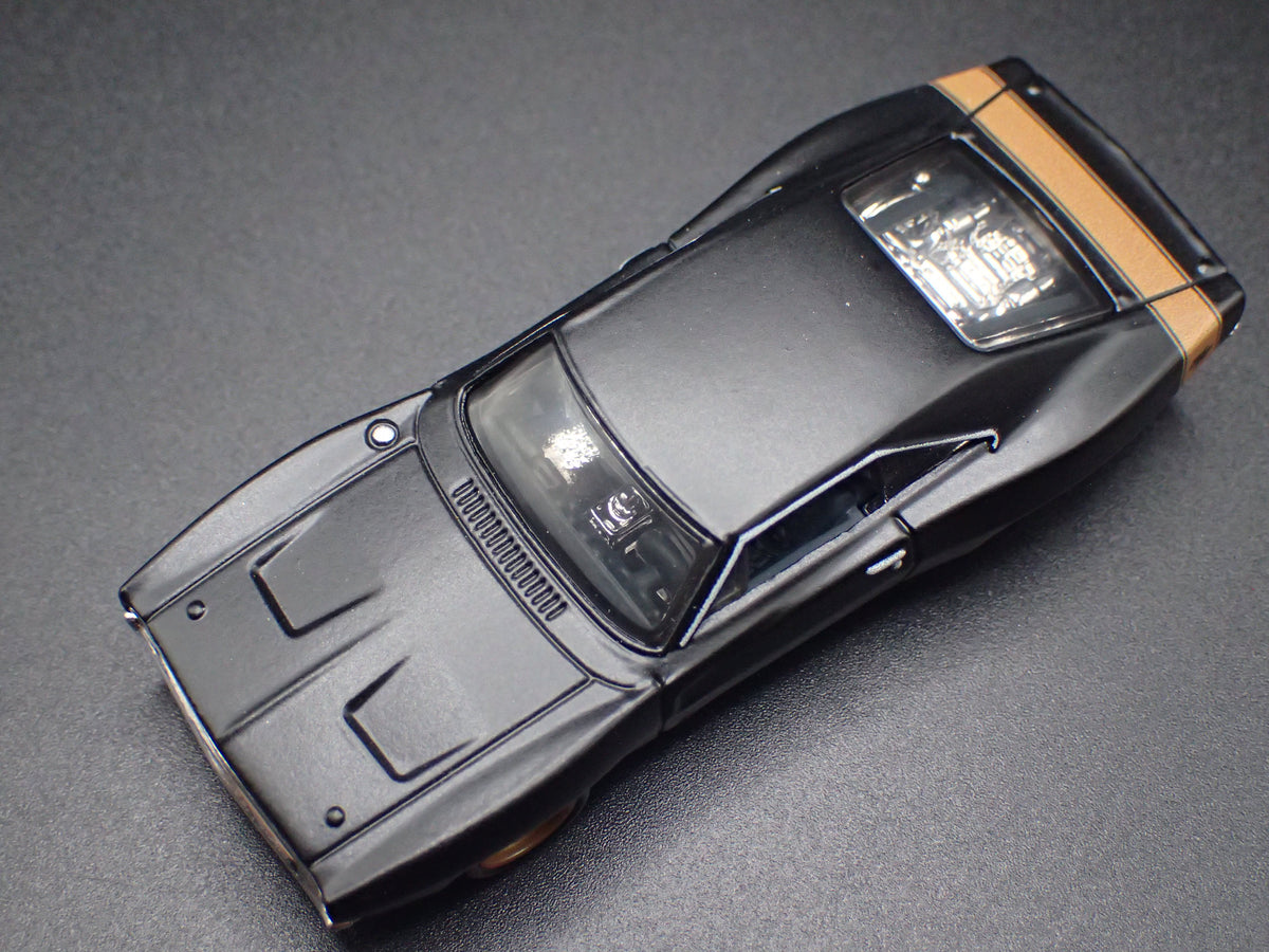 1968 68 DODGE CHARGER RT BLACK 1:64 SCALE COLLECTIBLE DIORAMA DIECAST MODEL CAR