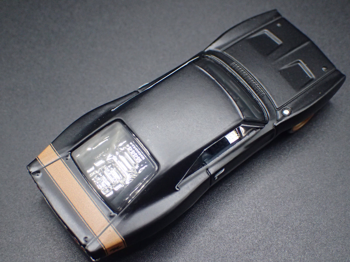 1968 68 DODGE CHARGER RT BLACK 1:64 SCALE COLLECTIBLE DIORAMA DIECAST MODEL CAR