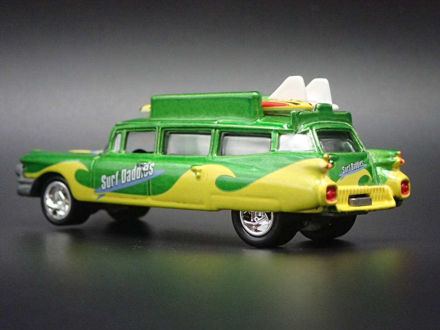1959 59 CADILLAC HEARSE DRAGSTER SURFING 1:64 SCALE DIORAMA DIECAST MODEL CAR