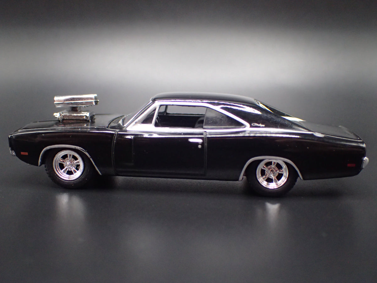 1970 70 DODGE CHARGER BLACK 1:64 SCALE COLLECTIBLE DIORAMA DIECAST MODEL CAR