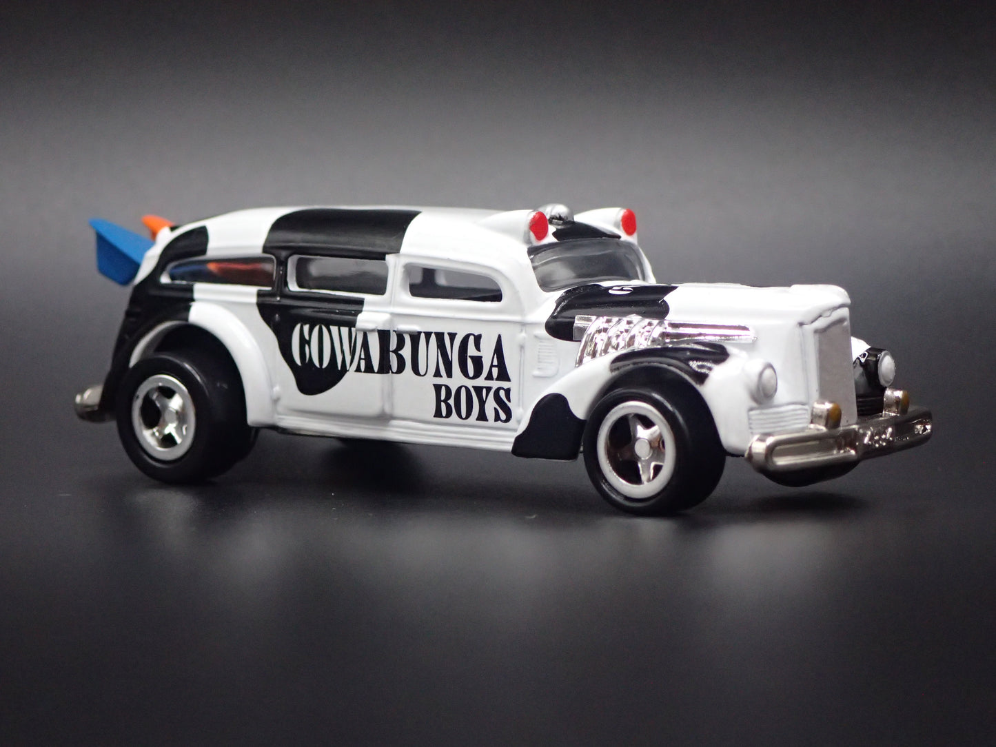 MEAT WAGON AMBULANCE SURFING 1:64 SCALE COLLECTIBLE DIECAST MODEL CAR