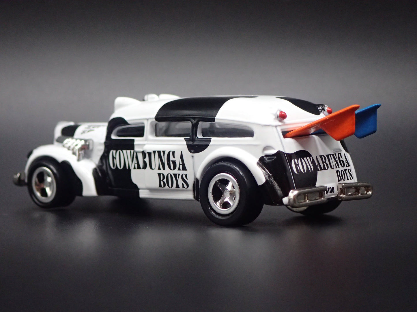 MEAT WAGON AMBULANCE SURFING 1:64 SCALE COLLECTIBLE DIECAST MODEL CAR