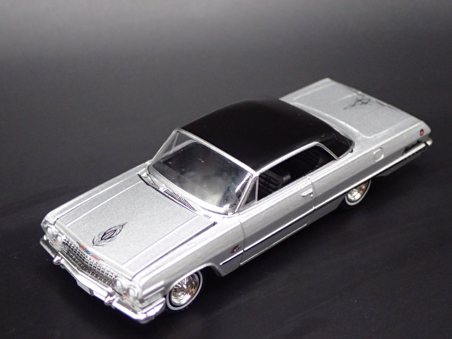 1963 63 CHEVY CHEVROLET IMPALA LOWRIDER 1:64 SCALE DIORAMA DIECAST MODEL CAR