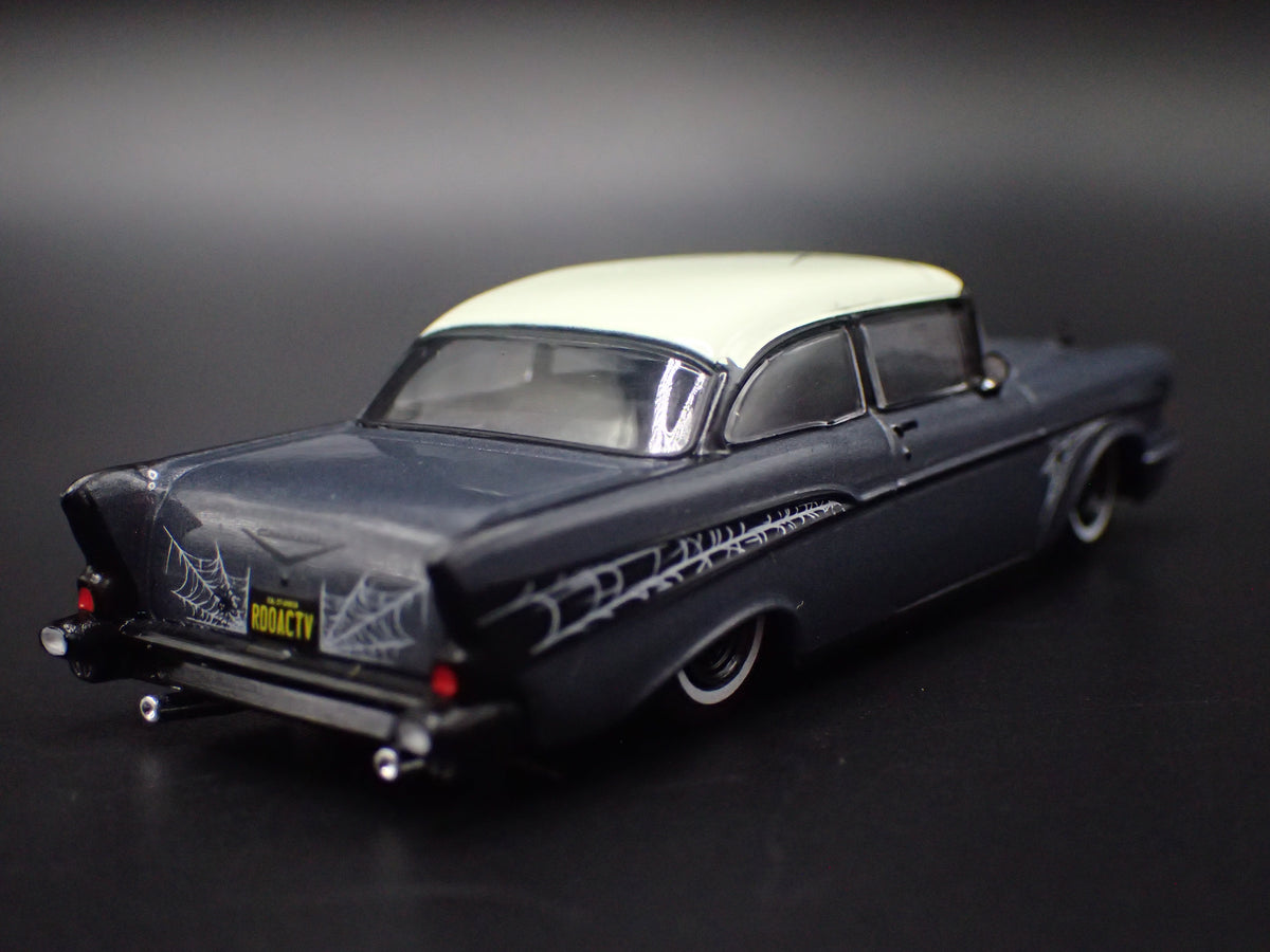 1957 57 CHEVY CHEVROLET BEL AIR SEDAN GRAY 1:64 SCALE DIORAMA DIECAST MODEL CAR