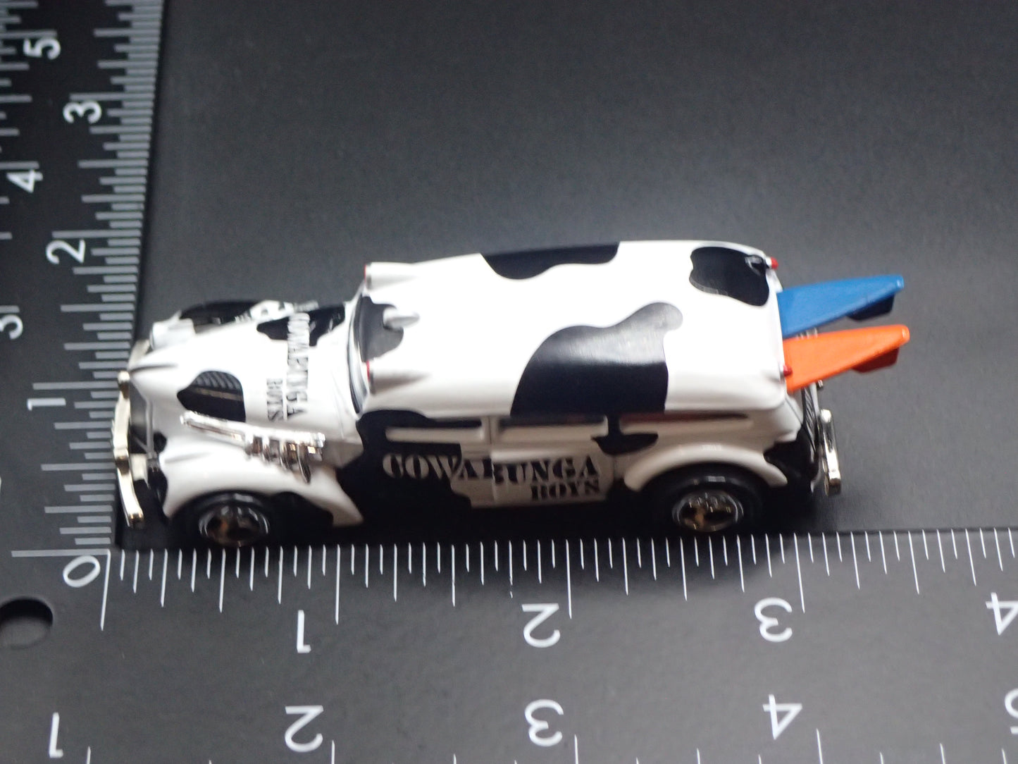 MEAT WAGON AMBULANCE SURFING 1:64 SCALE COLLECTIBLE DIECAST MODEL CAR