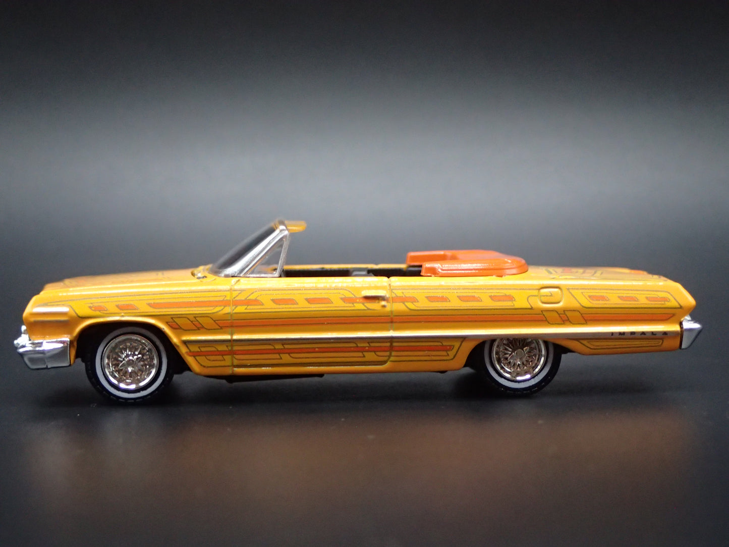 1963 63 CHEVY CHEVROLET IMPALA CONVERTIBLE 1:64 SCALE DIORAMA DIECAST MODEL CAR