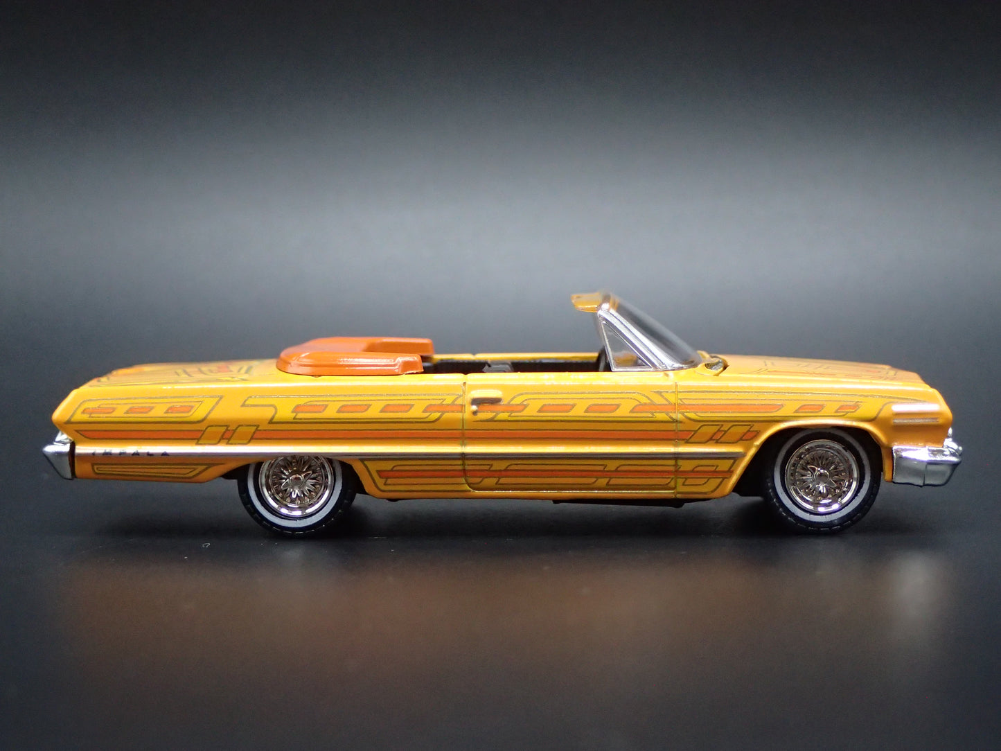1963 63 CHEVY CHEVROLET IMPALA CONVERTIBLE 1:64 SCALE DIORAMA DIECAST MODEL CAR