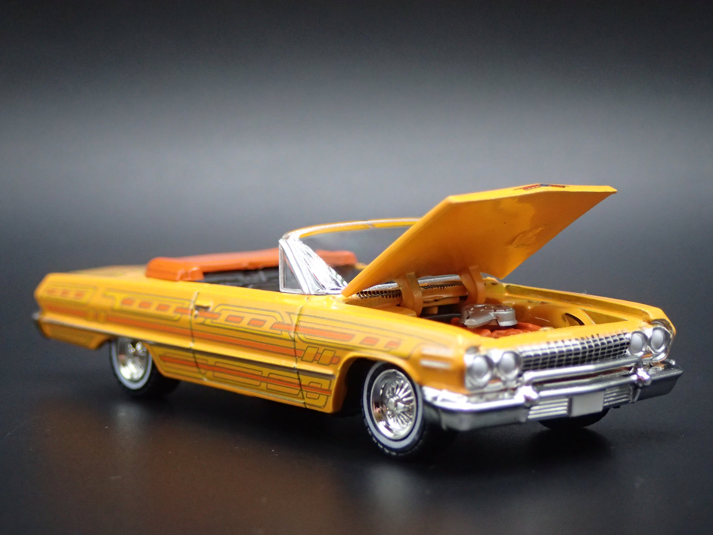 1963 63 CHEVY CHEVROLET IMPALA CONVERTIBLE 1:64 SCALE DIORAMA DIECAST MODEL CAR