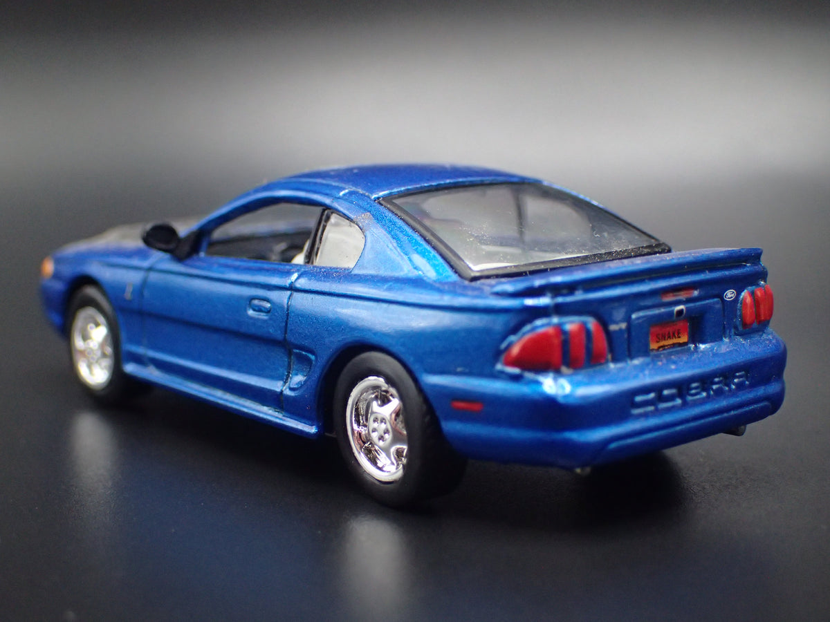 1997 97 FORD MUSTANG COBRA BARN FIND BLUE 1:64 SCALE DIORAMA DIECAST MODEL CAR