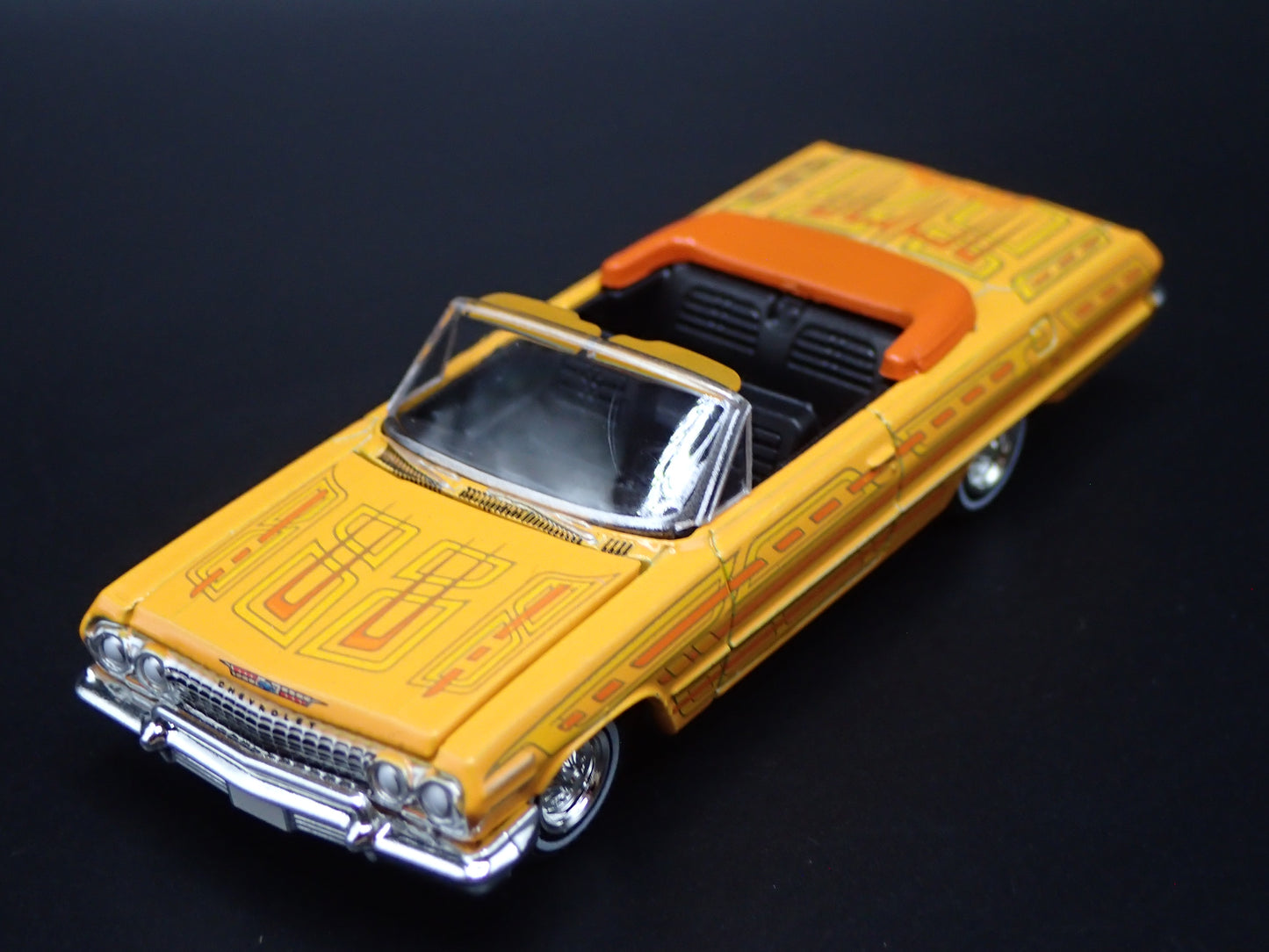 1963 63 CHEVY CHEVROLET IMPALA CONVERTIBLE 1:64 SCALE DIORAMA DIECAST MODEL CAR