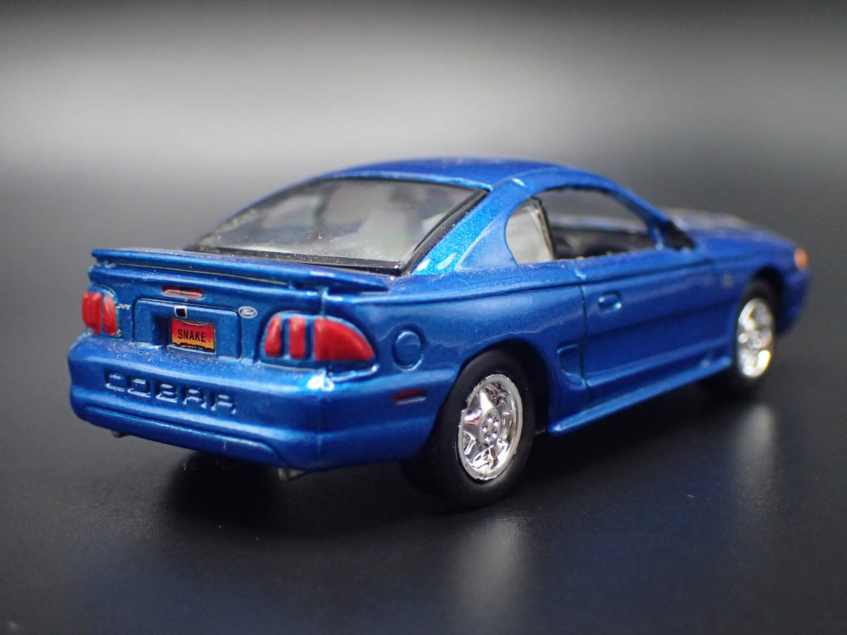 1997 97 FORD MUSTANG COBRA BARN FIND BLUE 1:64 SCALE DIORAMA DIECAST MODEL CAR