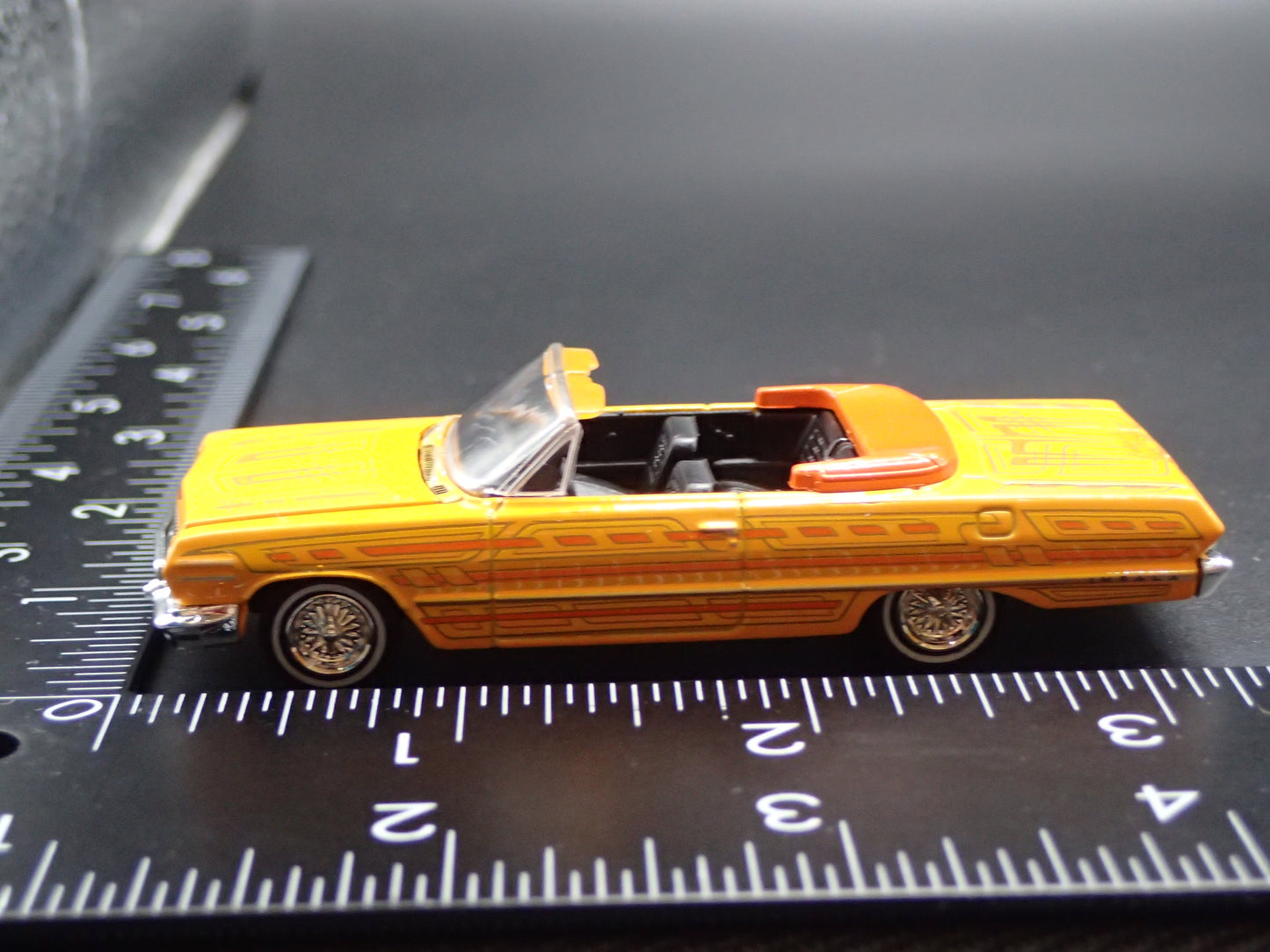 1963 63 CHEVY CHEVROLET IMPALA CONVERTIBLE 1:64 SCALE DIORAMA DIECAST MODEL CAR