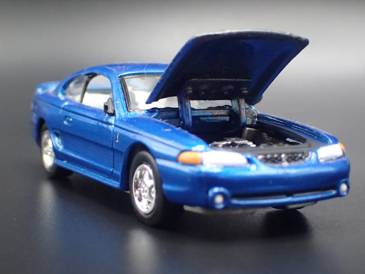 1997 97 FORD MUSTANG COBRA BARN FIND BLUE 1:64 SCALE DIORAMA DIECAST MODEL CAR