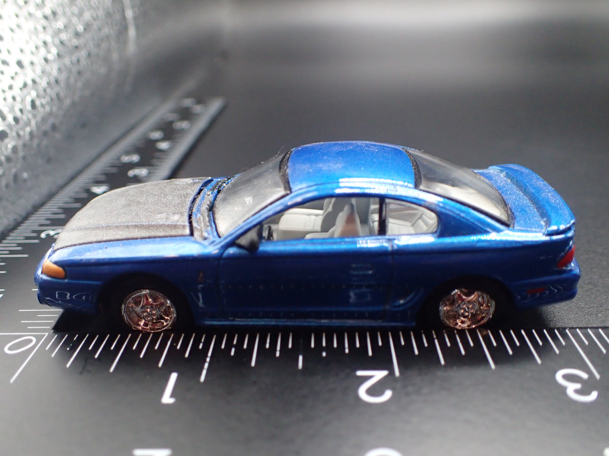 1997 97 FORD MUSTANG COBRA BARN FIND BLUE 1:64 SCALE DIORAMA DIECAST MODEL CAR