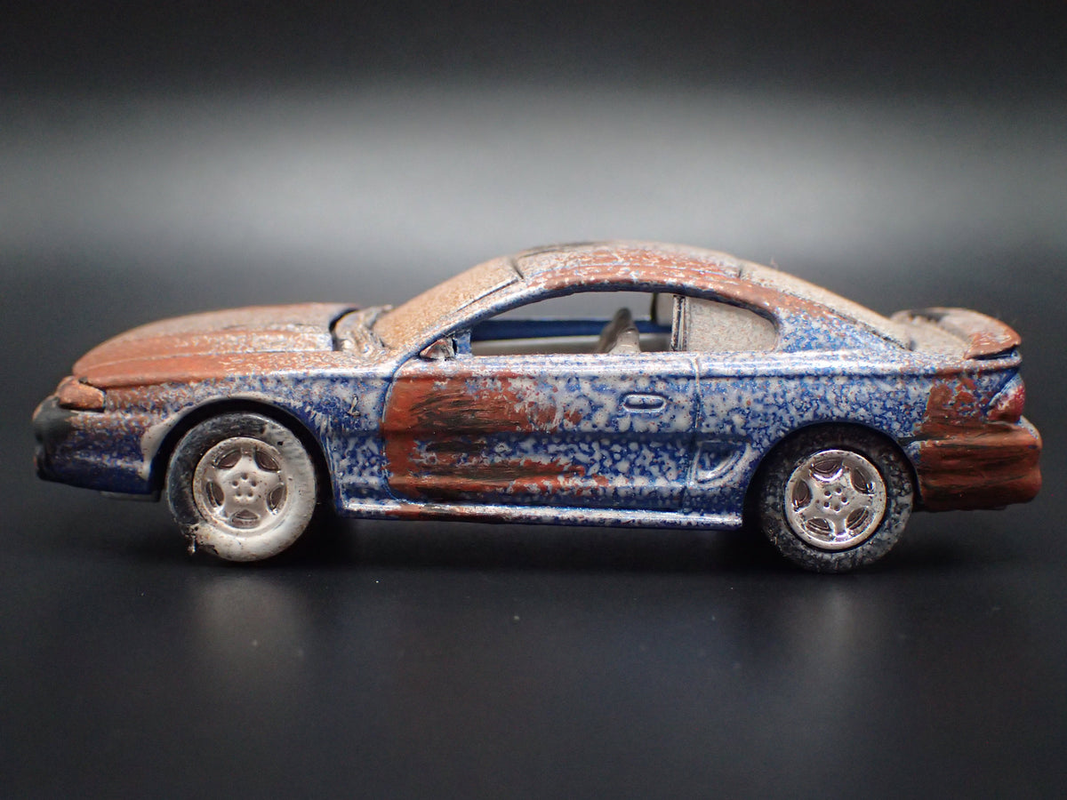 1997 97 FORD MUSTANG COBRA BARN FIND BLUE 1:64 SCALE DIORAMA DIECAST MODEL CAR